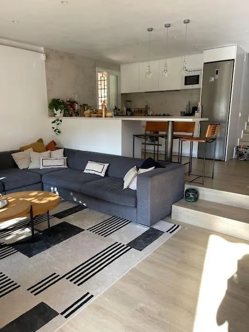 דירות קסטלדפלס Wonderful House Near Barcelona 0*,