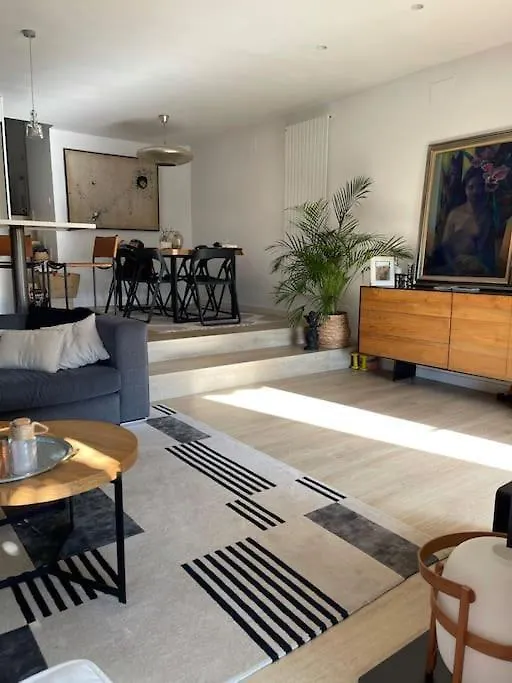דירות קסטלדפלס Wonderful House Near Barcelona