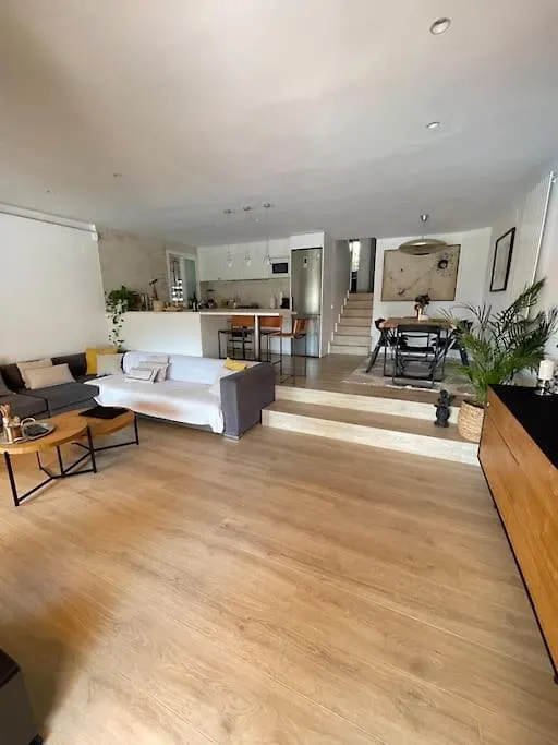 דירות קסטלדפלס Wonderful House Near Barcelona